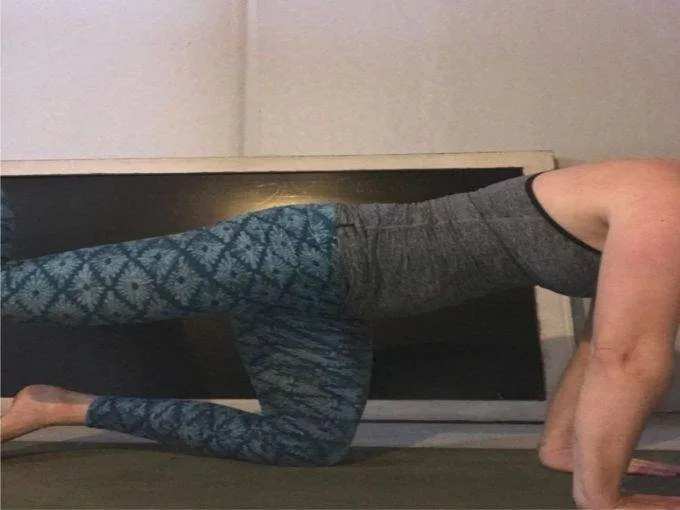 Leg Raises - Postnatal Core Exercises - Pelvic Floor