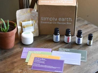 Simply Earth June 2020 Recipe Box -Included Oils